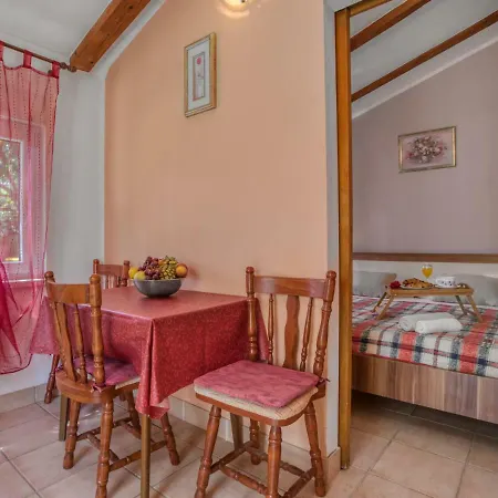Holiday home Holiday Folo Tar-Vabriga